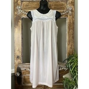 Barbizon Sz Large Pale‎ Pink lace trim floral embroidered nightgown